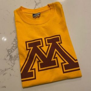 Women’s University of Minnesota Tee shirt small
